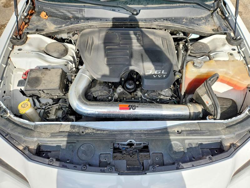Photo 11 from auction – 2018 CHRYSLER 300 with VIN 2C3CCABG0JH274580