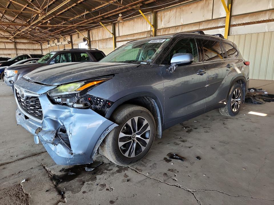 TOYOTA HIGHLANDER 2020 with VIN 5TDHZRBH3LS029641 - Photo from auction