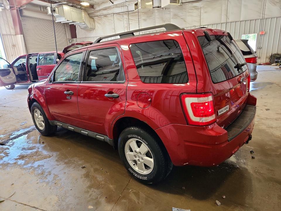 Photo 2 from auction – 2010 FORD ESCAPE with VIN 1FMCU9DG7AKB09683