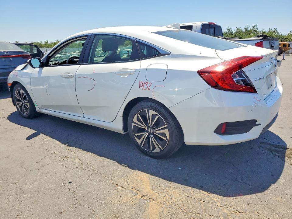Photo 2 from auction – 2018 HONDA CIVIC with VIN JHMFC1F75JX024037