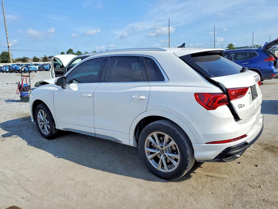 Photo 2 from auction – 2021 AUDI Q3 with VIN WA1DECF33M1098019