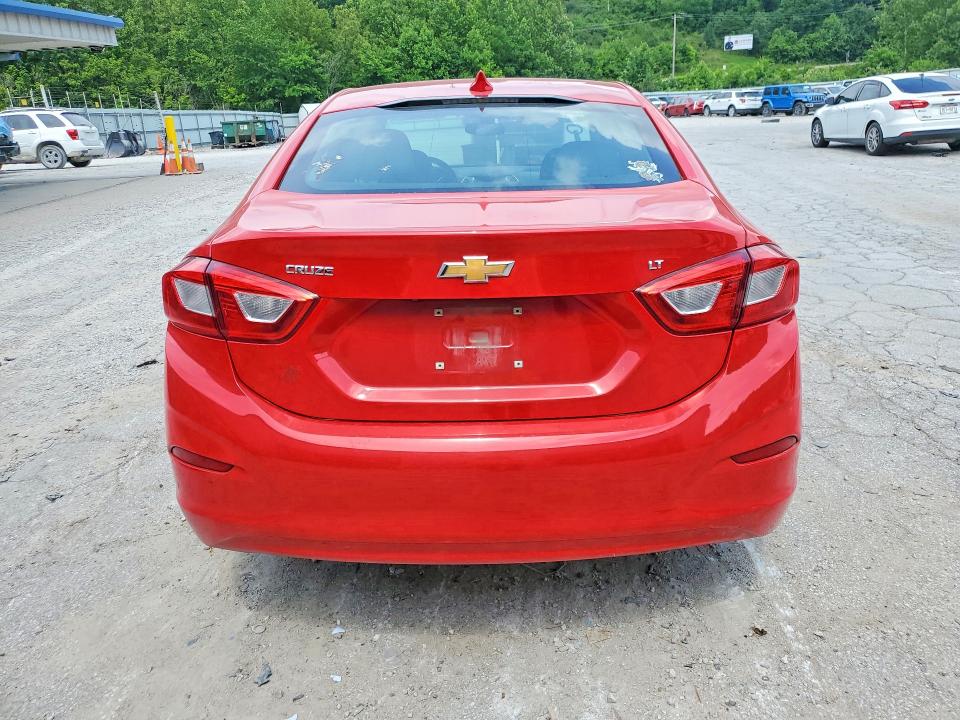 Photo 6 from auction – 2018 CHEVROLET CRUZE with VIN 1G1BE5SM0J7211501