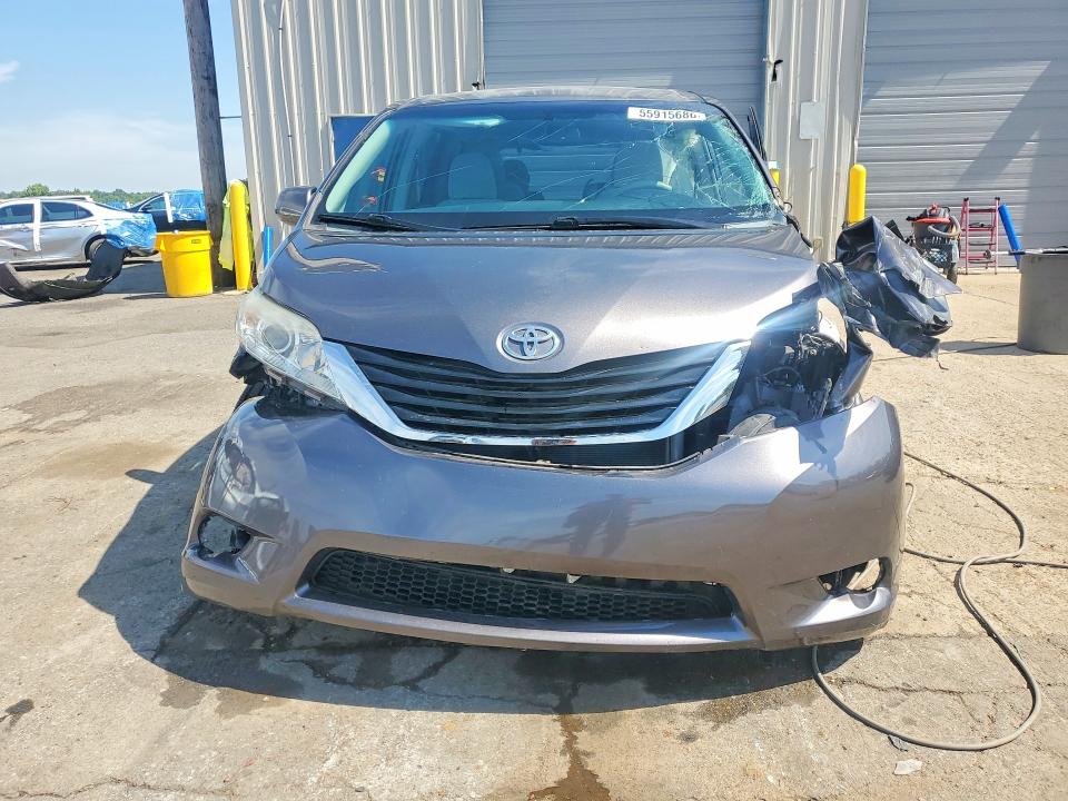 Photo 5 from auction – 2014 TOYOTA SIENNA with VIN 5TDKK3DC7ES501562