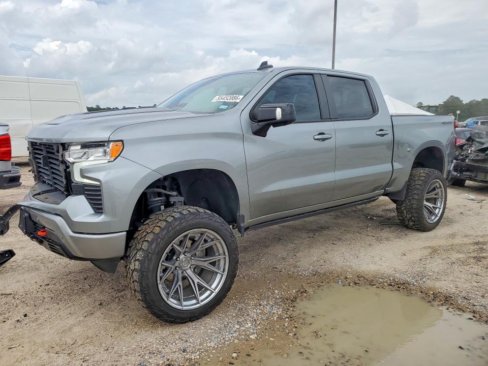 CHEVROLET SILVERADO 2024 with VIN 2GCUDEED2R1221826 - Photo from auction