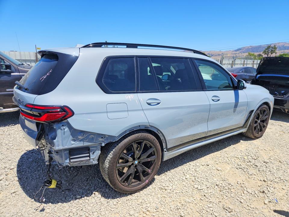Foto 3 de la subasta – 2024 BMW X7 con VIN 5UX23EM07R9V41805