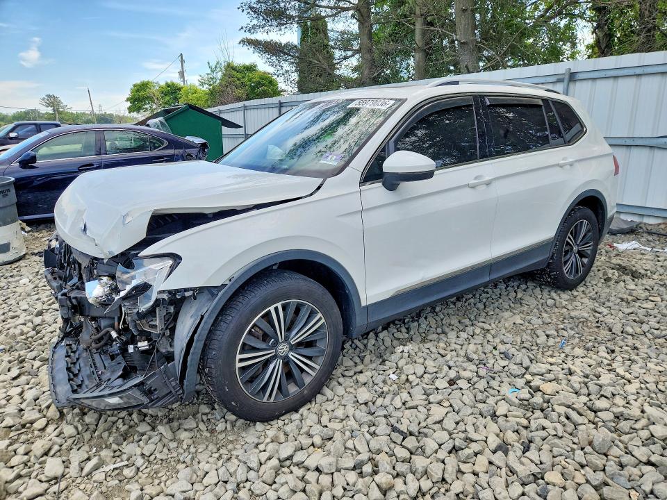 VOLKSWAGEN TIGUAN 2018 with VIN 3VV2B7AX4JM003085 - Photo from auction