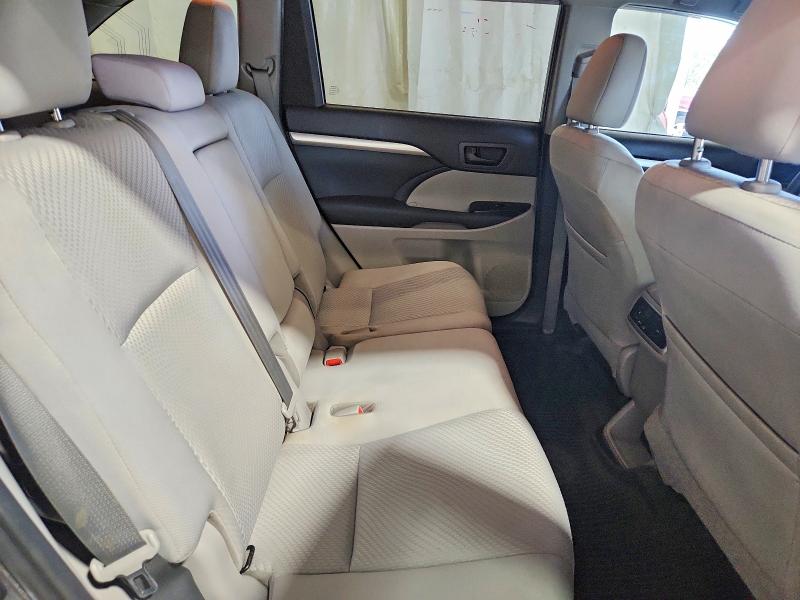 Photo 11 from auction – 2019 TOYOTA HIGHLANDER with VIN 5TDBZRFH6KS704994