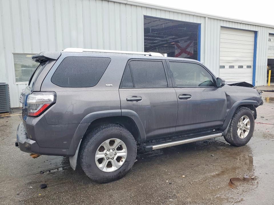 Photo 3 from auction – 2015 TOYOTA 4RUNNER with VIN JTEZU5JR3F5084845