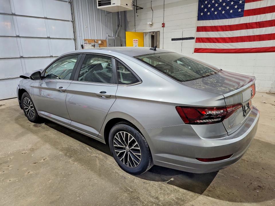 Photo 2 from auction – 2020 VOLKSWAGEN JETTA with VIN 3VWCB7BU1LM045771