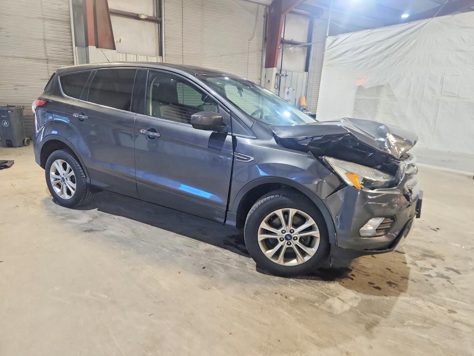Photo 4 from auction – 2017 FORD ESCAPE with VIN 1FMCU9GD6HUE61458