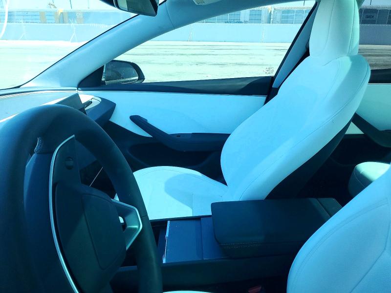 Снимка 9 от търг – 2025 TESLA MODEL 3 с VIN 5YJ3E1EA2SF029476