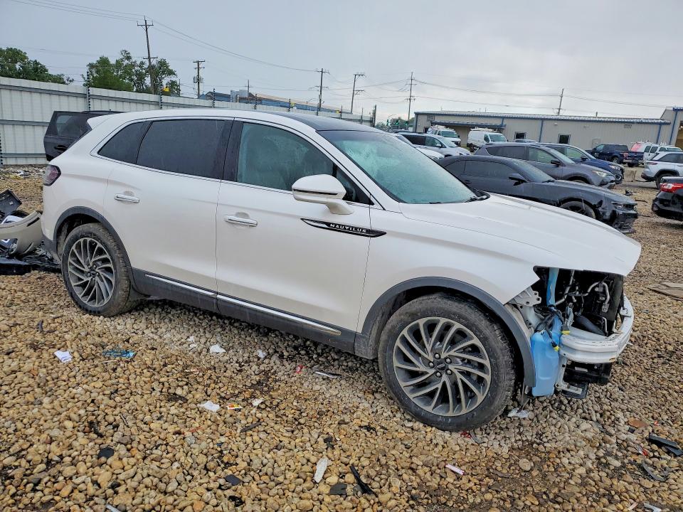 Photo 4 from auction – 2019 LINCOLN NAUTILUS with VIN 2LMPJ8L98KBL48294
