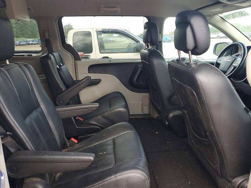 Photo 11 from auction – 2016 CHRYSLER TOWN & COUNTRY with VIN 2C4RC1BG2GR104178