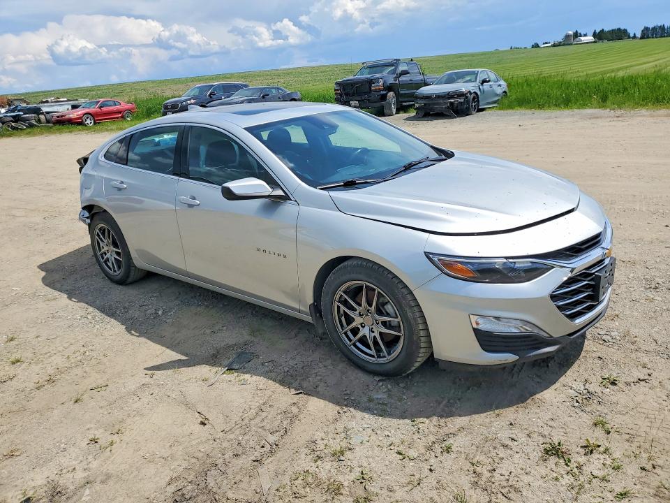 Photo 4 from auction – 2020 CHEVROLET MALIBU with VIN 1G1ZD5ST7LF098082