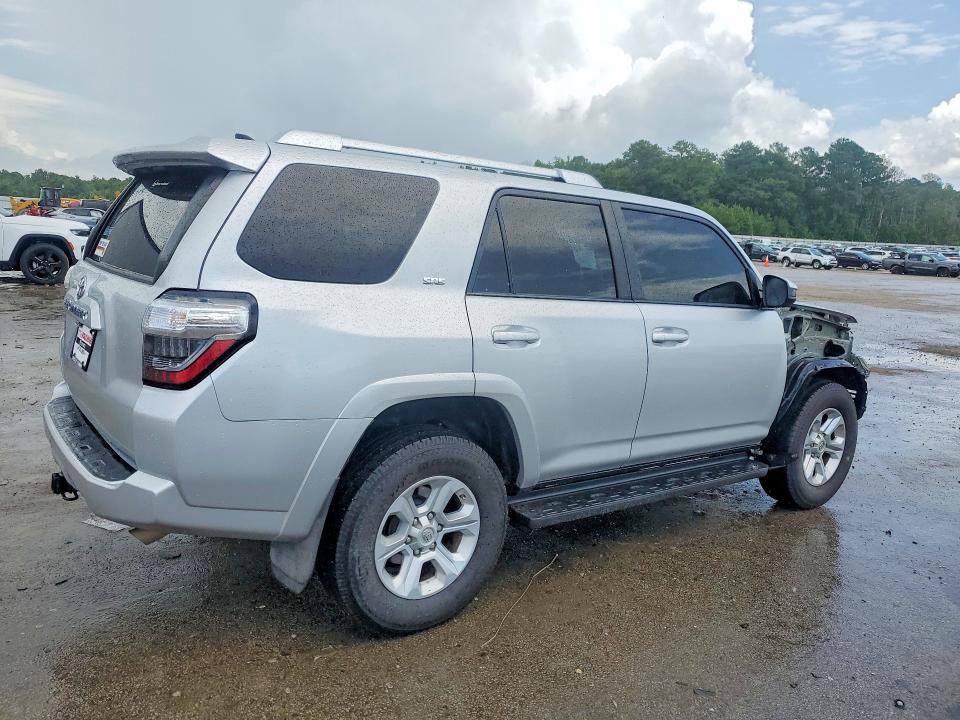 Photo 3 from auction – 2017 TOYOTA 4RUNNER with VIN JTEZU5JR9H5150334