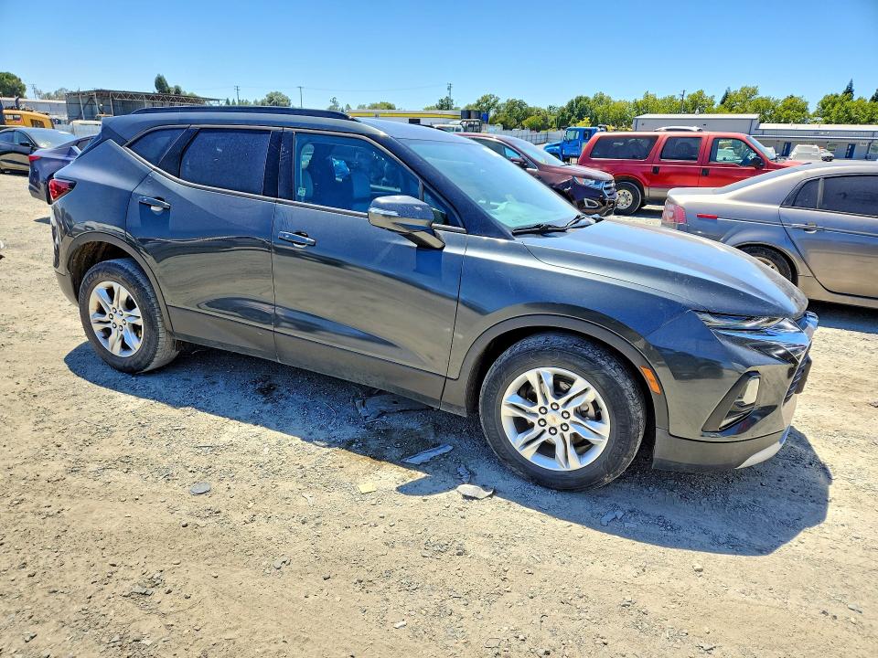 Photo 4 from auction – 2020 CHEVROLET BLAZER with VIN 3GNKBJRS6LS618585