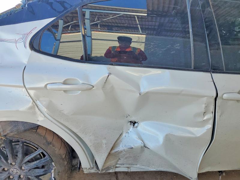 Photo 10 from auction – 2022 TOYOTA CAMRY with VIN 4T1K61AK5NU007762
