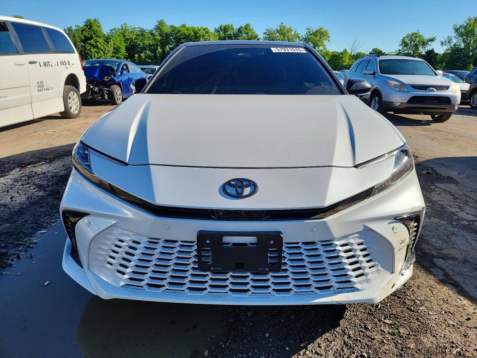 Photo 5 from auction – 2026 TOYOTA CAMRY with VIN 4T1DBADK4TU051880