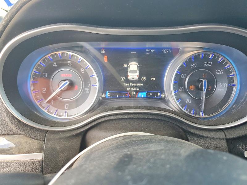 Photo 9 from auction – 2015 CHRYSLER 300C with VIN 2C3CCAEG6FH876810