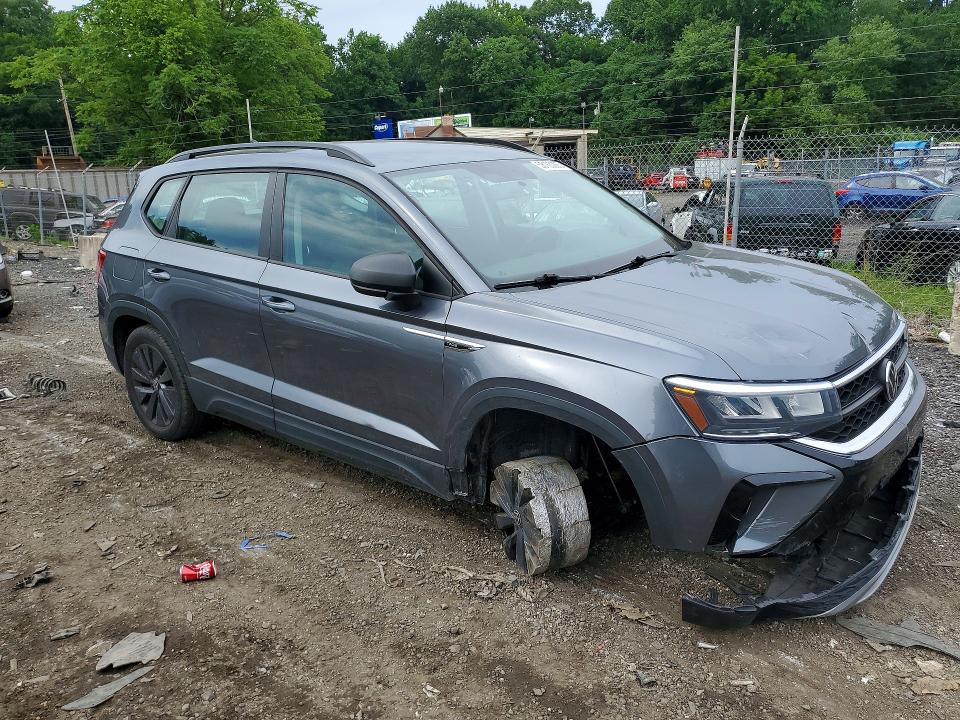 Photo 4 from auction – 2022 VOLKSWAGEN TAOS with VIN 3VVCX7B24NM015428