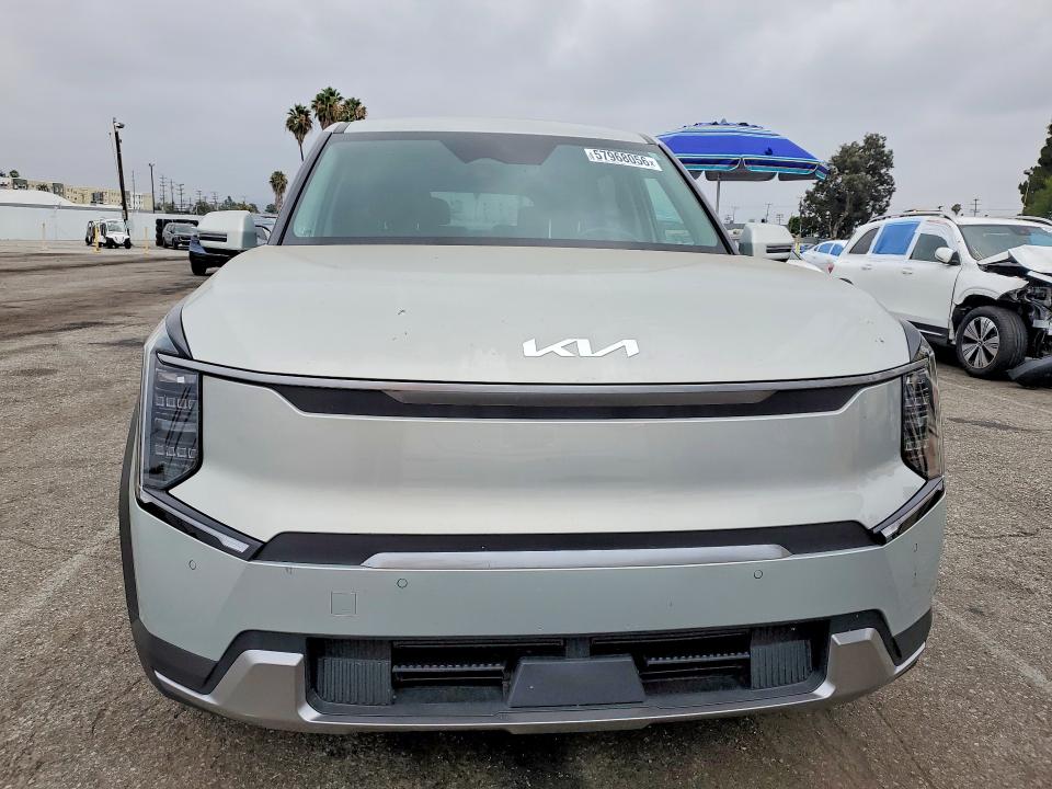 Photo 5 from auction – 2024 KIA EV9 with VIN KNDAB5S18R6023375