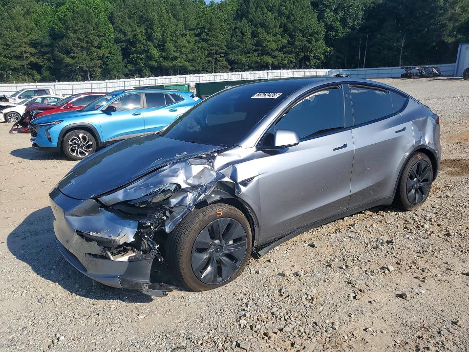 TESLA MODEL Y 2025 with VIN 7SAYGDED0SA362822 - Photo from auction