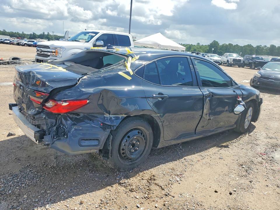 Photo 3 from auction – 2026 TOYOTA CAMRY with VIN 4T1DAACK0TU301104