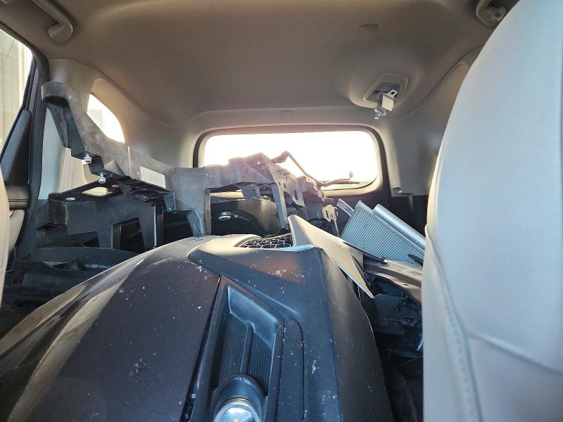 Photo 10 from auction – 2017 HONDA CR-V with VIN 2HKRW2H8XHH668009