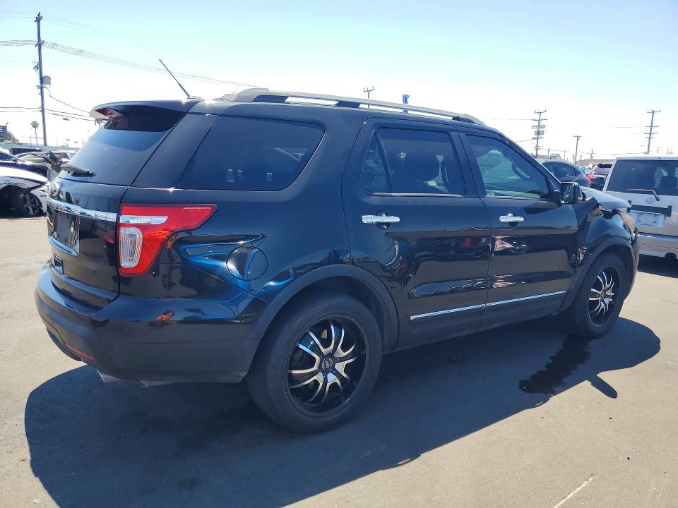 Photo 3 from auction – 2013 FORD EXPLORER with VIN 1FM5K7D86DGA45736