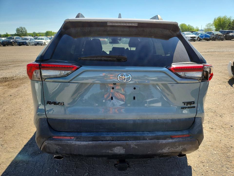 Photo 6 from auction – 2021 TOYOTA RAV4 with VIN 2T3J1RFV2MW212053