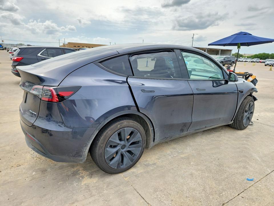 Photo 3 from auction – 2024 TESLA MODEL Y with VIN 7SAYGDEE4RA328594