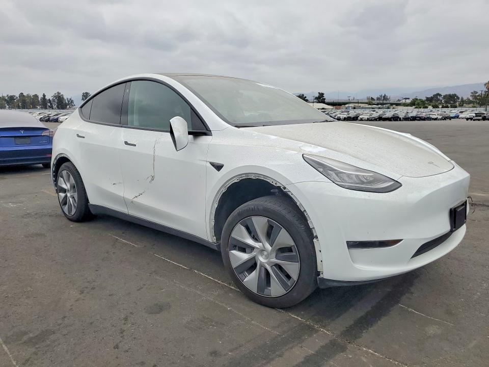 Снимка 4 от търг – 2023 TESLA MODEL Y с VIN 7SAYGDEE3PA075149