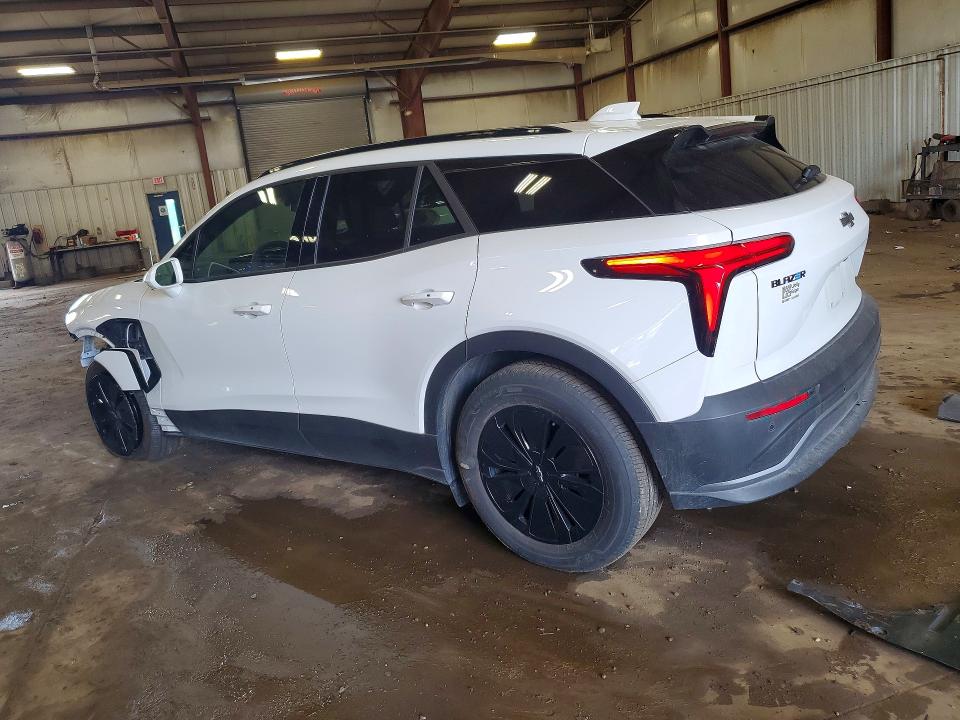 Photo 2 from auction – 2025 CHEVROLET BLAZER with VIN 3GNKDBRM6SS176424