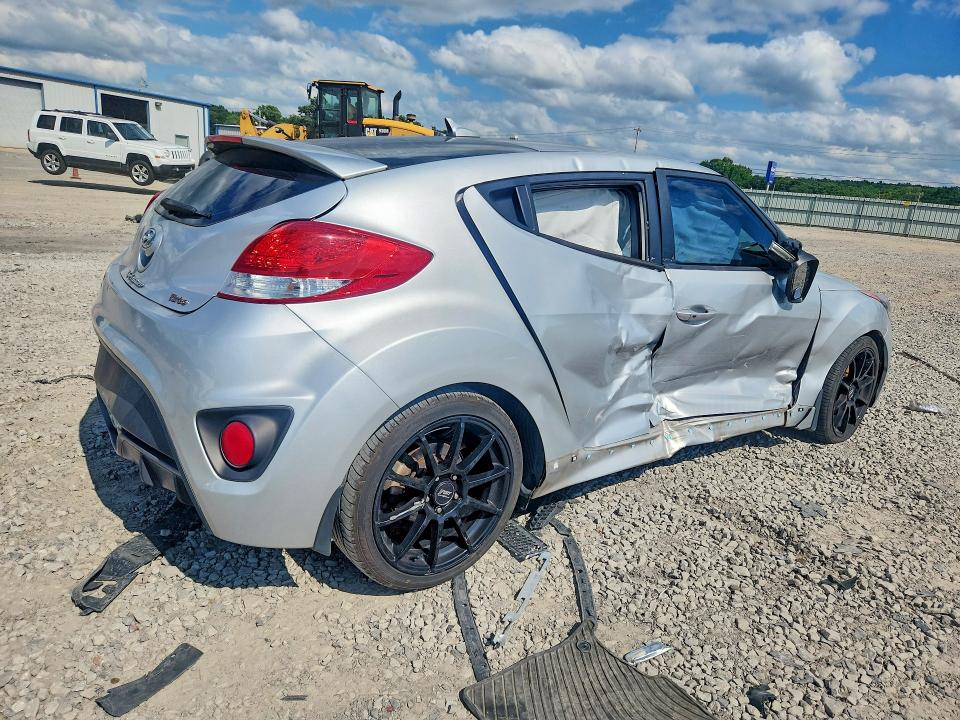 Photo 3 from auction – 2016 HYUNDAI VELOSTER with VIN KMHTC6AEXGU302640