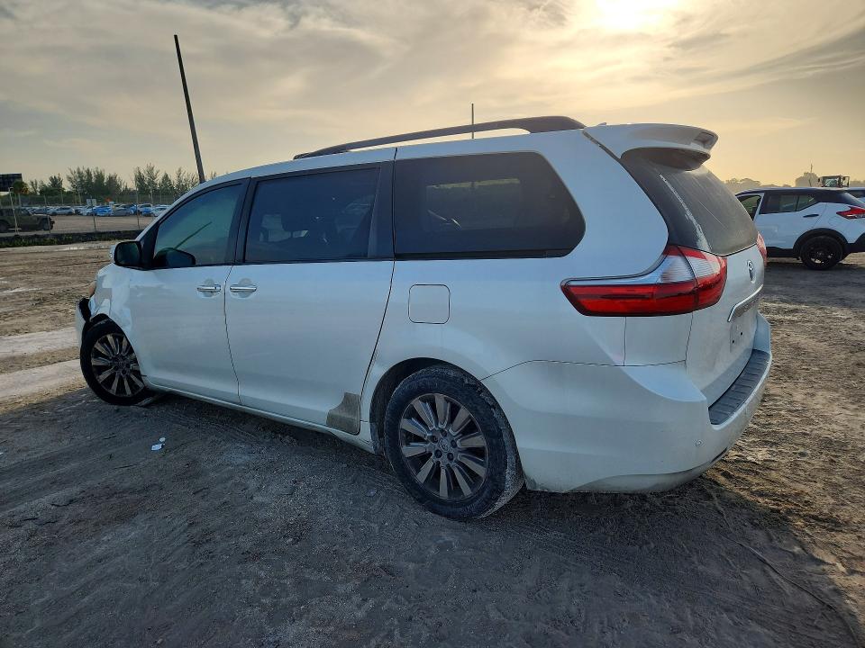 Photo 2 from auction – 2015 TOYOTA SIENNA with VIN 5TDYK3DC1FS596180