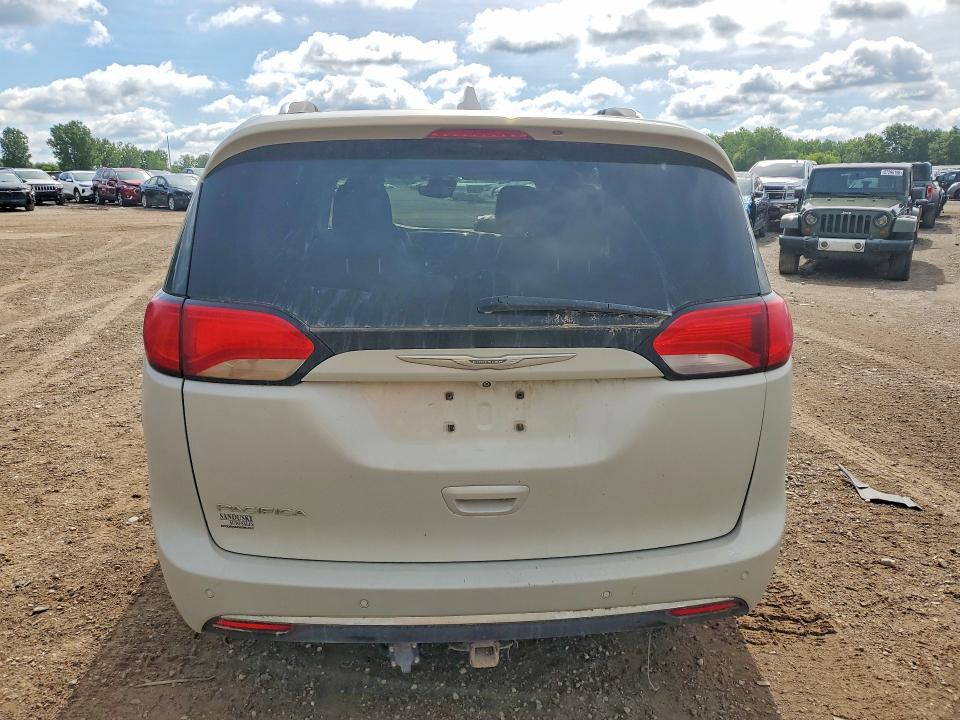 Photo 6 from auction – 2017 CHRYSLER PACIFICA with VIN 2C4RC1EG0HR616065