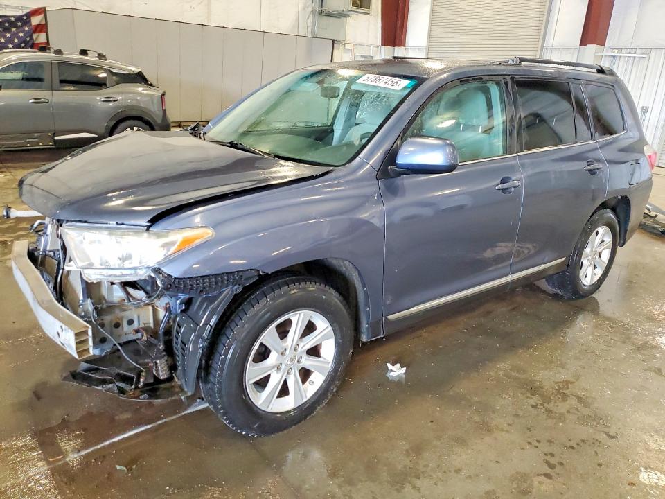 TOYOTA HIGHLANDER 2011 with VIN 5TDBK3EH7BS066077 - Photo from auction
