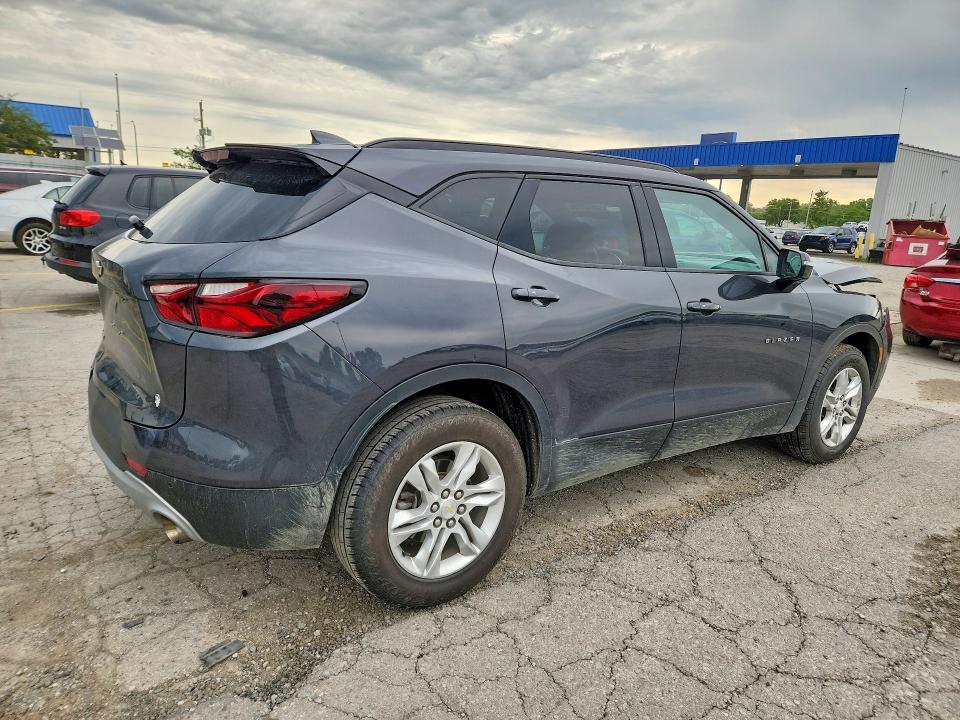 Фото 3 с аукциона – 2021 CHEVROLET BLAZER с VIN 3GNKBCRS7MS536474