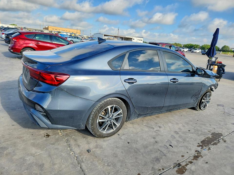 Photo 3 from auction – 2023 KIA FORTE with VIN 3KPF24AD7PE508299
