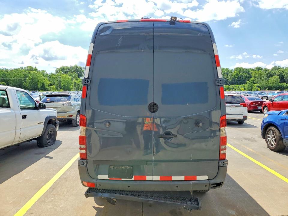 Photo 6 from auction – 2018 MERCEDES-BENZ SPRINTER with VIN WD3PE7CD2JP623436