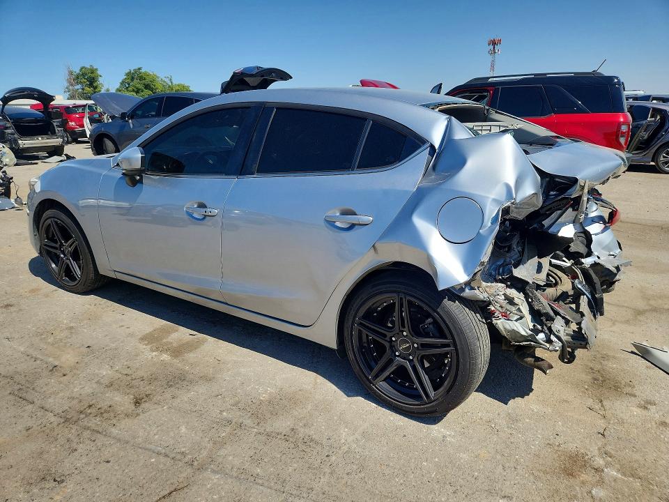 Photo 2 from auction – 2018 MAZDA 3 with VIN 3MZBN1V39JM202334