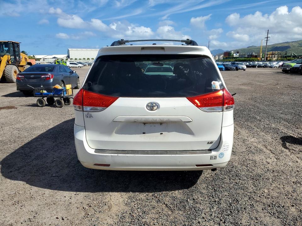 Photo 6 from auction – 2011 TOYOTA SIENNA with VIN 5TDKK3DC1BS119801