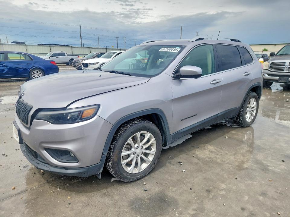 JEEP CHEROKEE 2019 with VIN 1C4PJLCB3KD203857 - Photo from auction