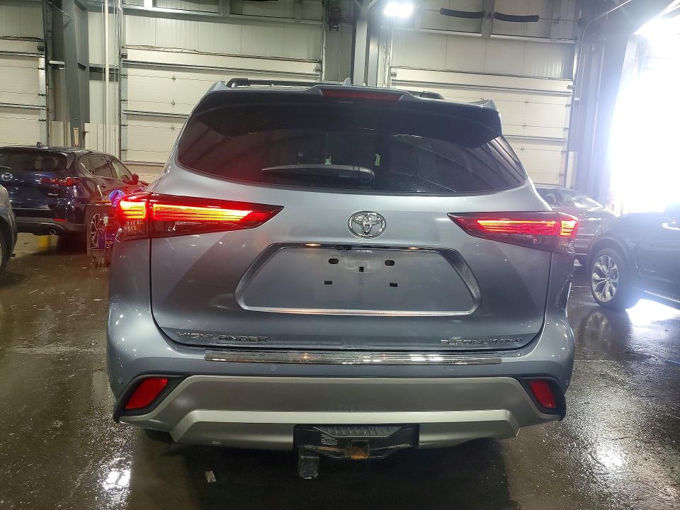 Photo 6 from auction – 2021 TOYOTA HIGHLANDER with VIN 5TDFZRBH6MS103143