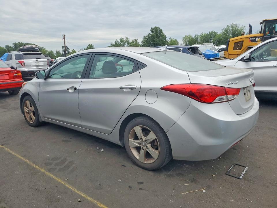 Photo 2 from auction – 2013 HYUNDAI ELANTRA with VIN KMHDH4AE3DU651273