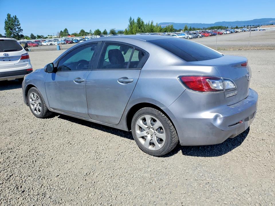 Photo 2 from auction – 2013 MAZDA 3 with VIN JM1BL1TG7D1763776