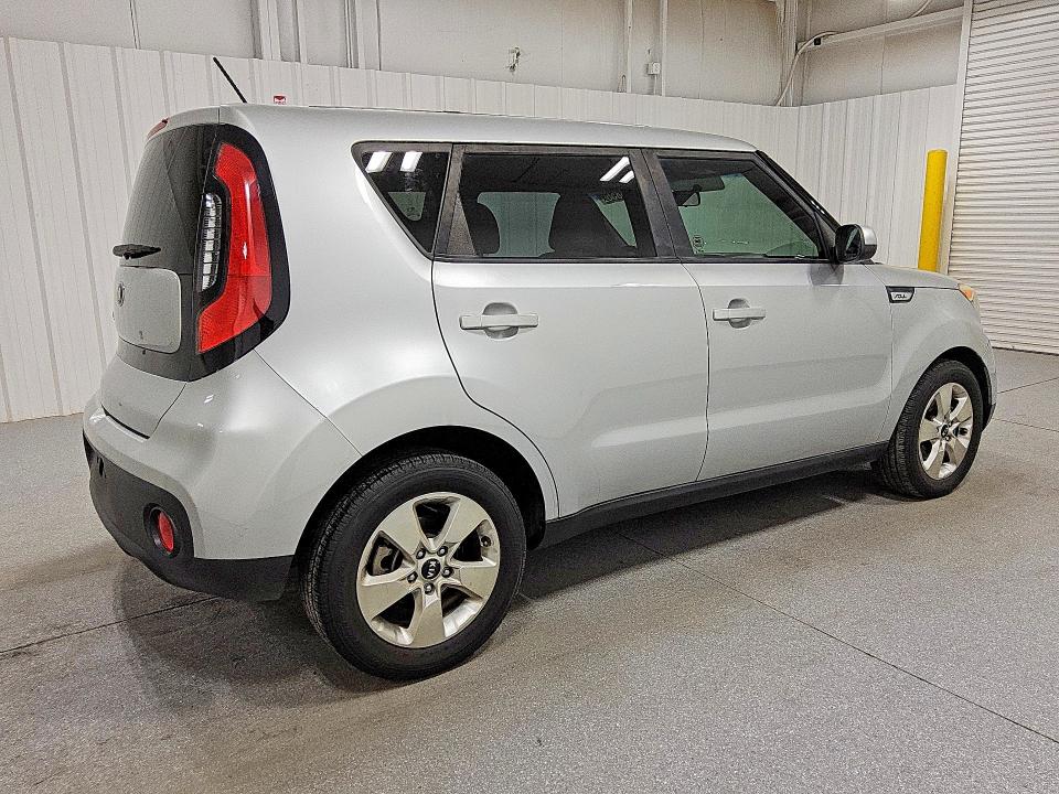 Photo 3 from auction – 2018 KIA SOUL with VIN KNDJN2A2XJ7606562