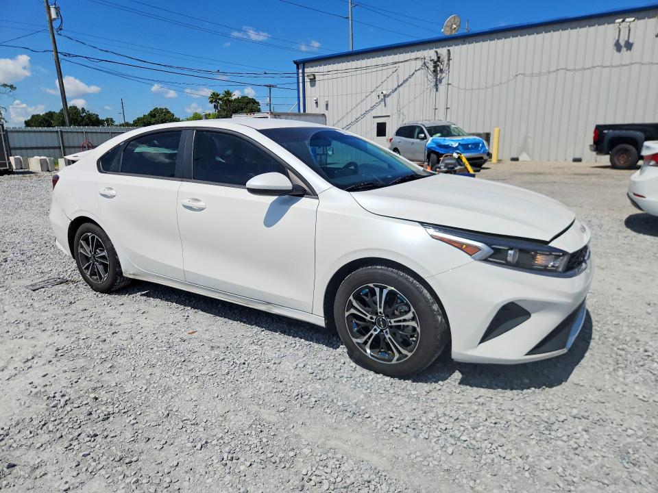 Photo 4 from auction – 2024 KIA FORTE with VIN 3KPF24AD4RE696394