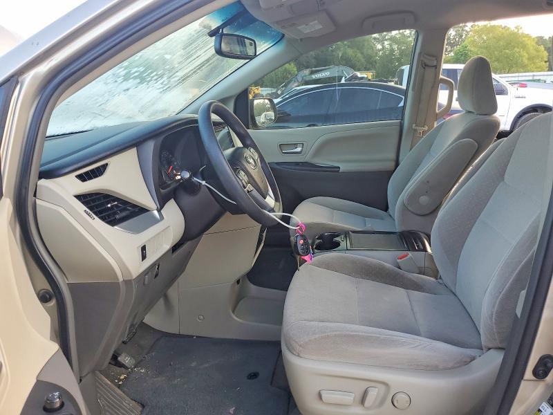 Photo 7 from auction – 2017 TOYOTA SIENNA with VIN 5TDKZ3DC3HS789757