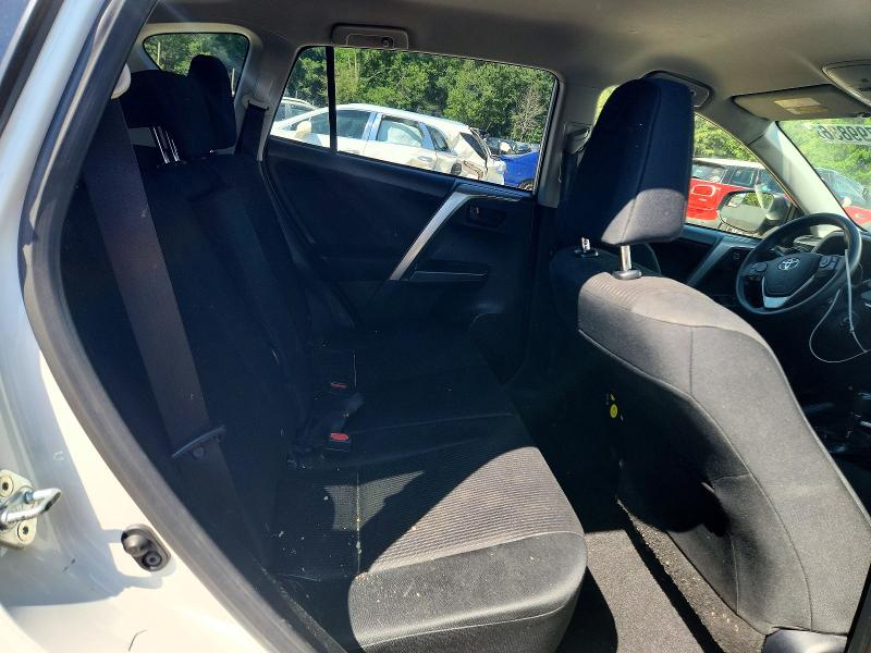Photo 11 from auction – 2018 TOYOTA RAV4 with VIN JTMBFREV1JJ727241